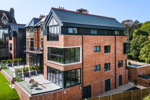 Photo 18- click for photo gallery